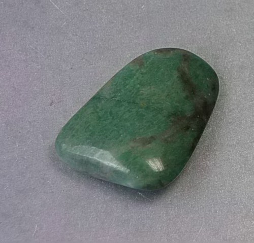 Prasem (africký jadeit) tromlovaný - D459 — foto 1