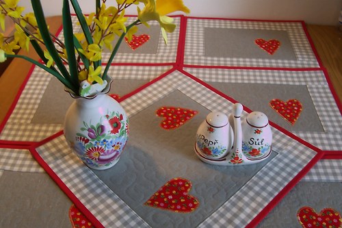 Srdíčkové prostírání — foto 1
