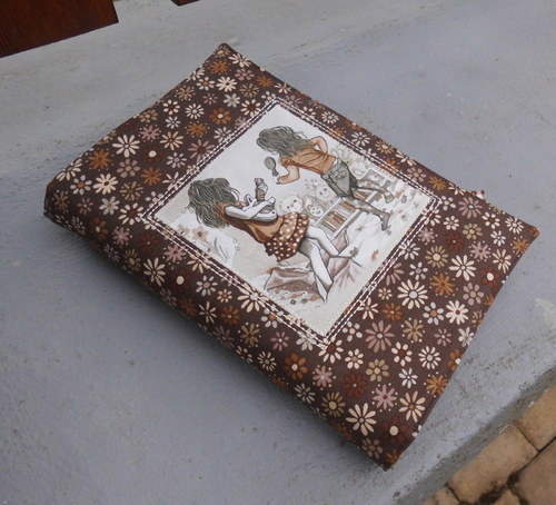 Obal na knihu - "Kámošky" — foto 1