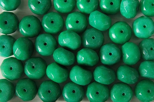 Broušený emerald jade - 1ks. — foto 1