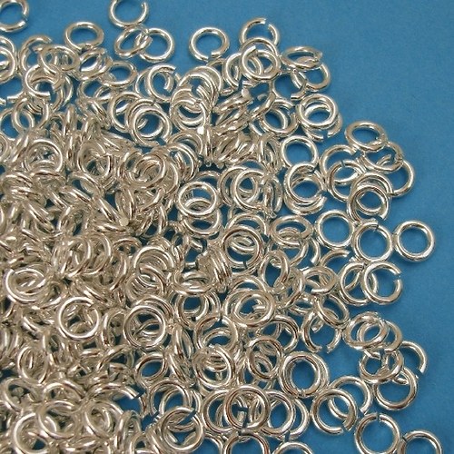 Spojovací kroužky 4 mm STŘÍBRNÁ (50 ks)