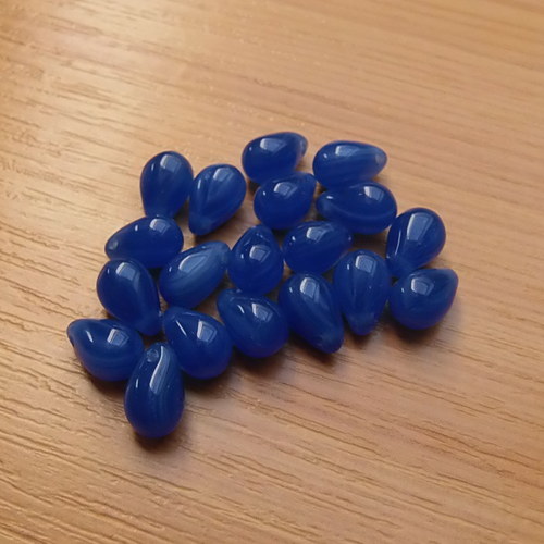 Modré kapky - 9 x 6 mm