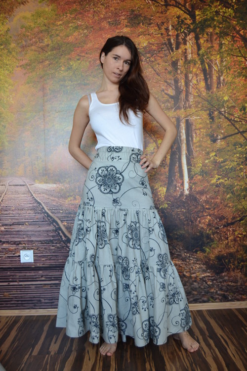 Bohatá sukně — foto 1