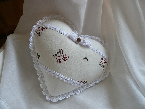 Srdíčko s háčkovanou krajkou — foto 1
