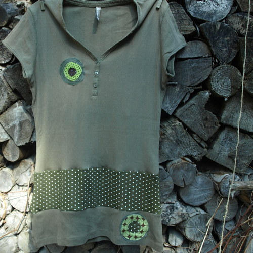 Tričko - tunika khaki s puntíčky — foto 1