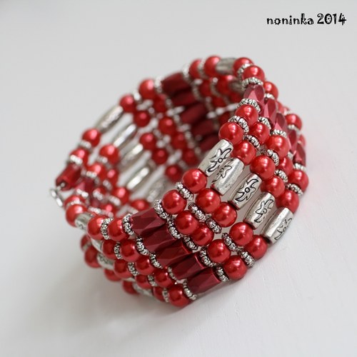 Červený magnet — foto 1