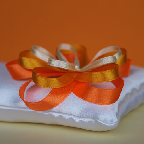 Oranžová svatba ▲ POLŠTÁŘEK pod prstýnky — foto 1