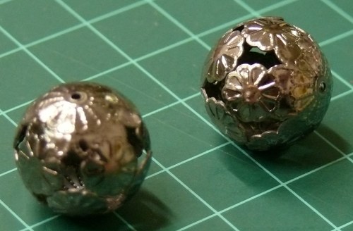 Kulička s kytičkami,gunmetal, 2 ks