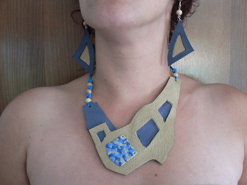 NeckAndEar No.3 - kůže a smalt — foto 1
