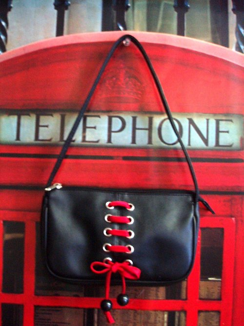 Black and red — foto 1
