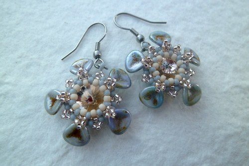 Náušnice Silk petals Swarovski — foto 1