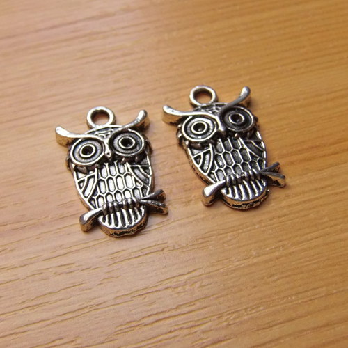 Stříbrná sovička - 14mm x 23mm