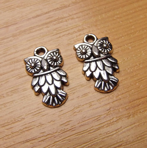 Stříbrná sovička - 12mm x 20mm