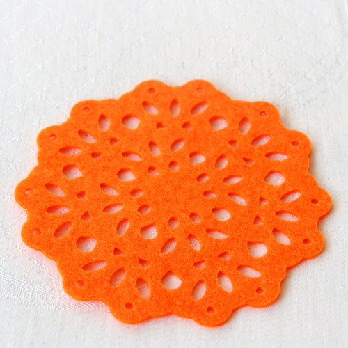 Výsek filcový, krajkové kolečko, 2mm, neon oranžov