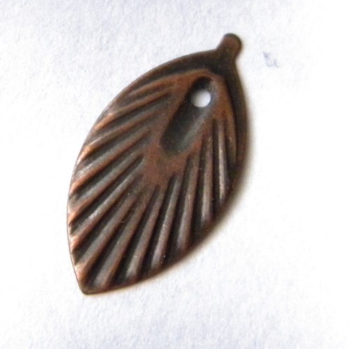 AKCE - Přívěsek lísteček 18 x 9 mm - 20 ks