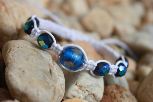 Náramek makramé/shamballa — foto 1