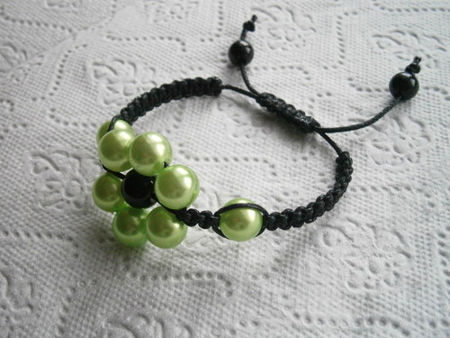 Shamballa náramek zelená kytička