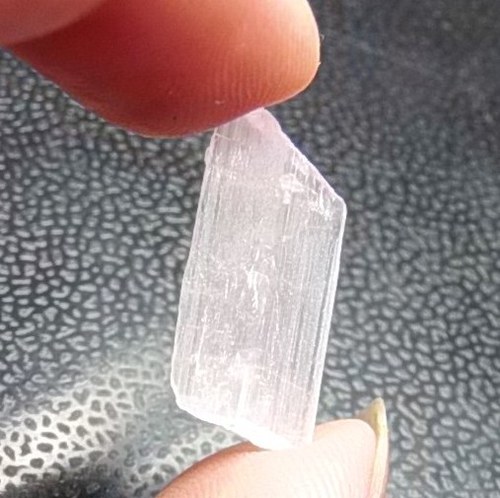 Kunzit krystal - D650 — foto 1