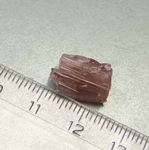 Rubelit surový (turmalín) - D688 — foto 1