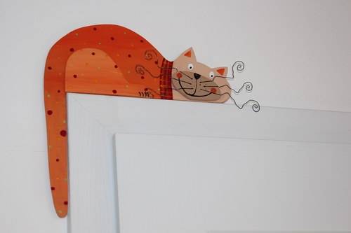 Dřevěná kočka ORANŽÁDA na dveře nebo polici