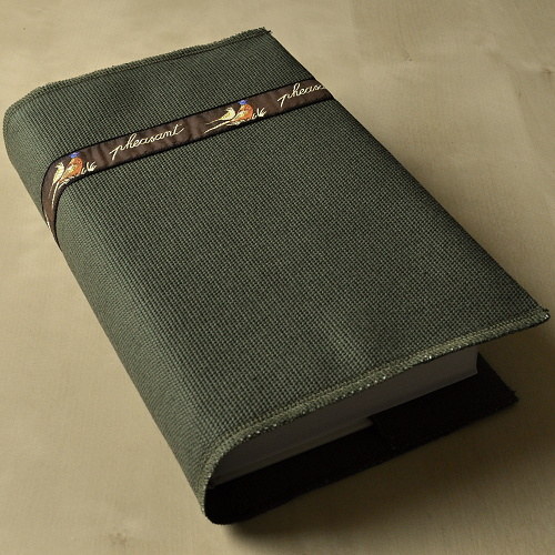 Bažant, dark green - obal na knihu — foto 1