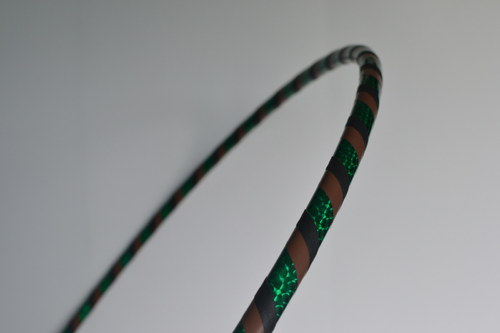 Obruč na hooping zeleno-hnědo-černá 95 cm — foto 1