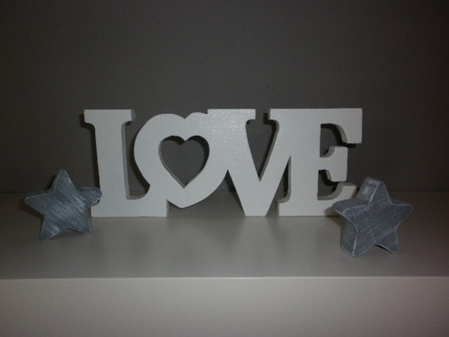 Dřevěný nápis LOVE — foto 1