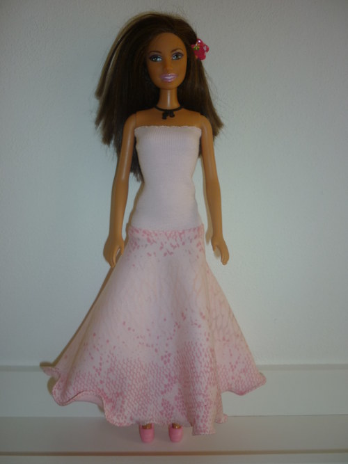 Šaty na panenku Barbie — foto 1