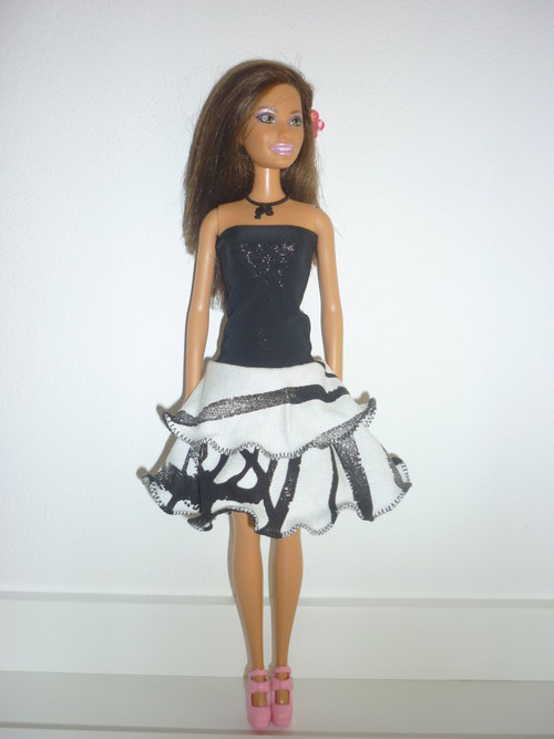 Šaty na panenku Barbie — foto 1