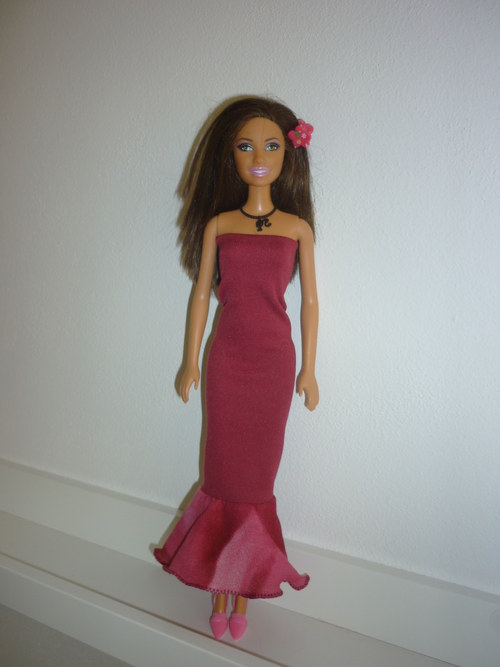 Šaty na panenku Barbie — foto 1