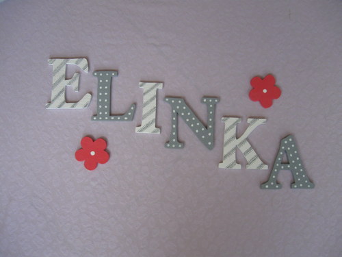 Dřevěná dekorace - písmenka 8,5cm