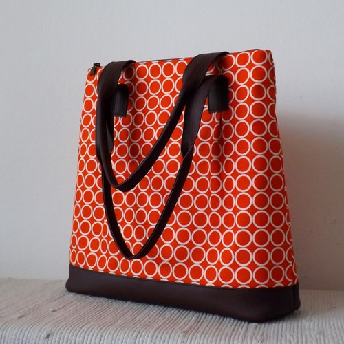 Amy´s Handbag - Red Cirkles — foto 1