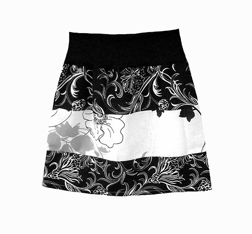 Black and white skirt II. — foto 1