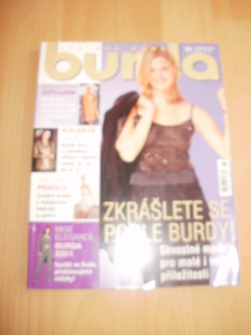 SVĚTOVÁ MÓDA BURDA 11/2001 — foto 1
