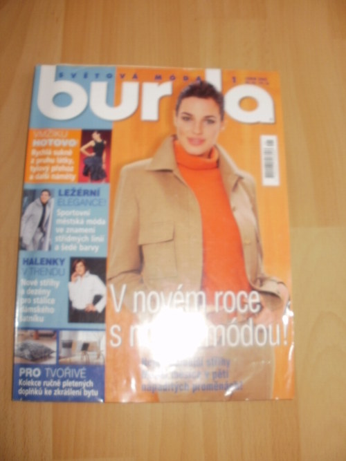 SVĚTOVÁ MÓDA BURDA 1/2002 — foto 1