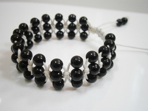 Shamballa náramek černý/bílý perličkový — foto 1