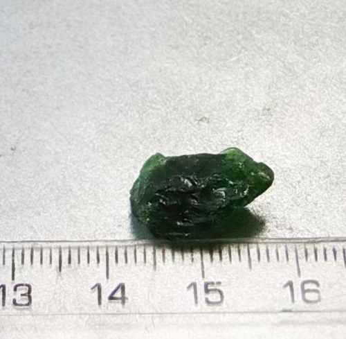 Chromdiopsid surový - D933 — foto 1