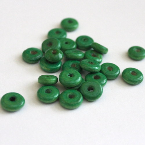 Dřevěné zelené korálky 10x4 mm
