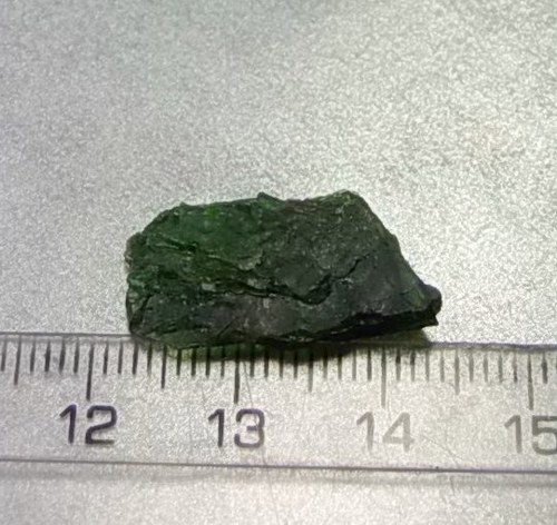 Chromdiopsid surový - D962 — foto 1