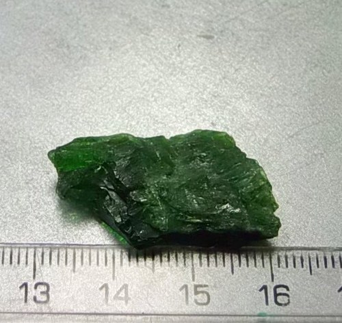 Chromdiopsid surový - D964 — foto 1