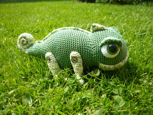 Háčkovaný chameleon Julian — foto 1