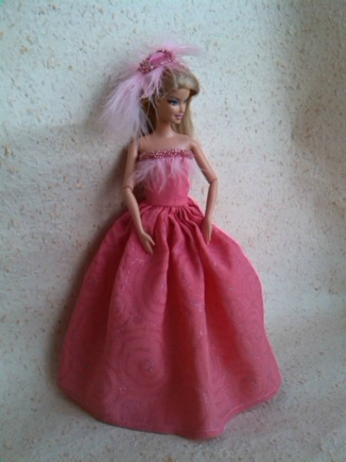 Růžové šaty pro Barbie -SLEVA — foto 1