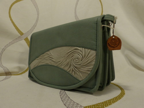 Etue - Ariel - Sleva 50 % — foto 1