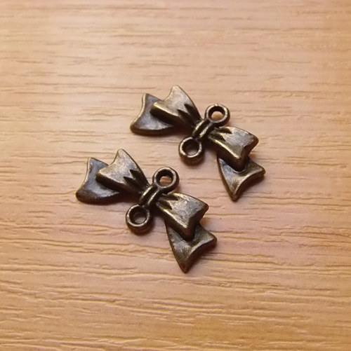 Mašlička- starobronz - 20x 10mm