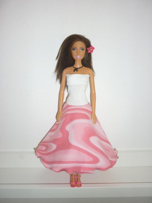 Šaty na panenku Barbie — foto 1