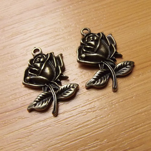 Růže - starobronz - 17mm x 25mm