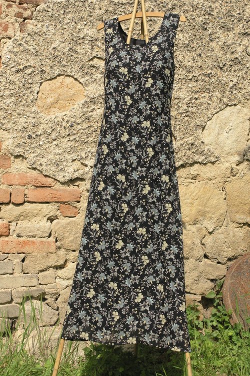 Šaty černý šifon – Karafiáty — foto 1