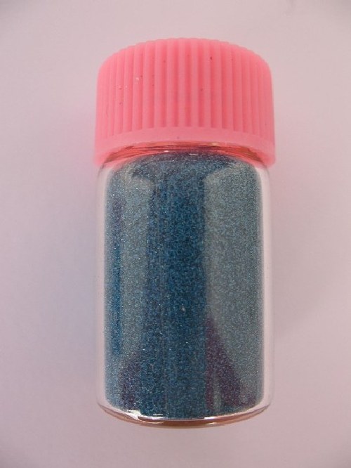 Jemné modré glitry