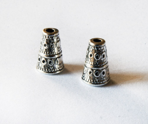 Kovový kaplík 10 x 7 mm, 2 kusy