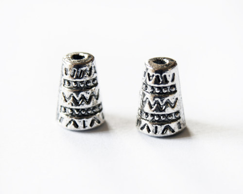 Kovový kaplík 10 x 8 mm, 2 kusy
